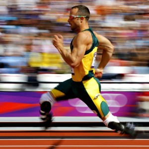 体育娱乐平台-萨拉赫的极限得分模式与巴黎的战术天花板，谁能突破足球的既定轨迹？萨拉赫极限火力对决巴黎圣日耳曼战术穹顶，谁是终极破局者？